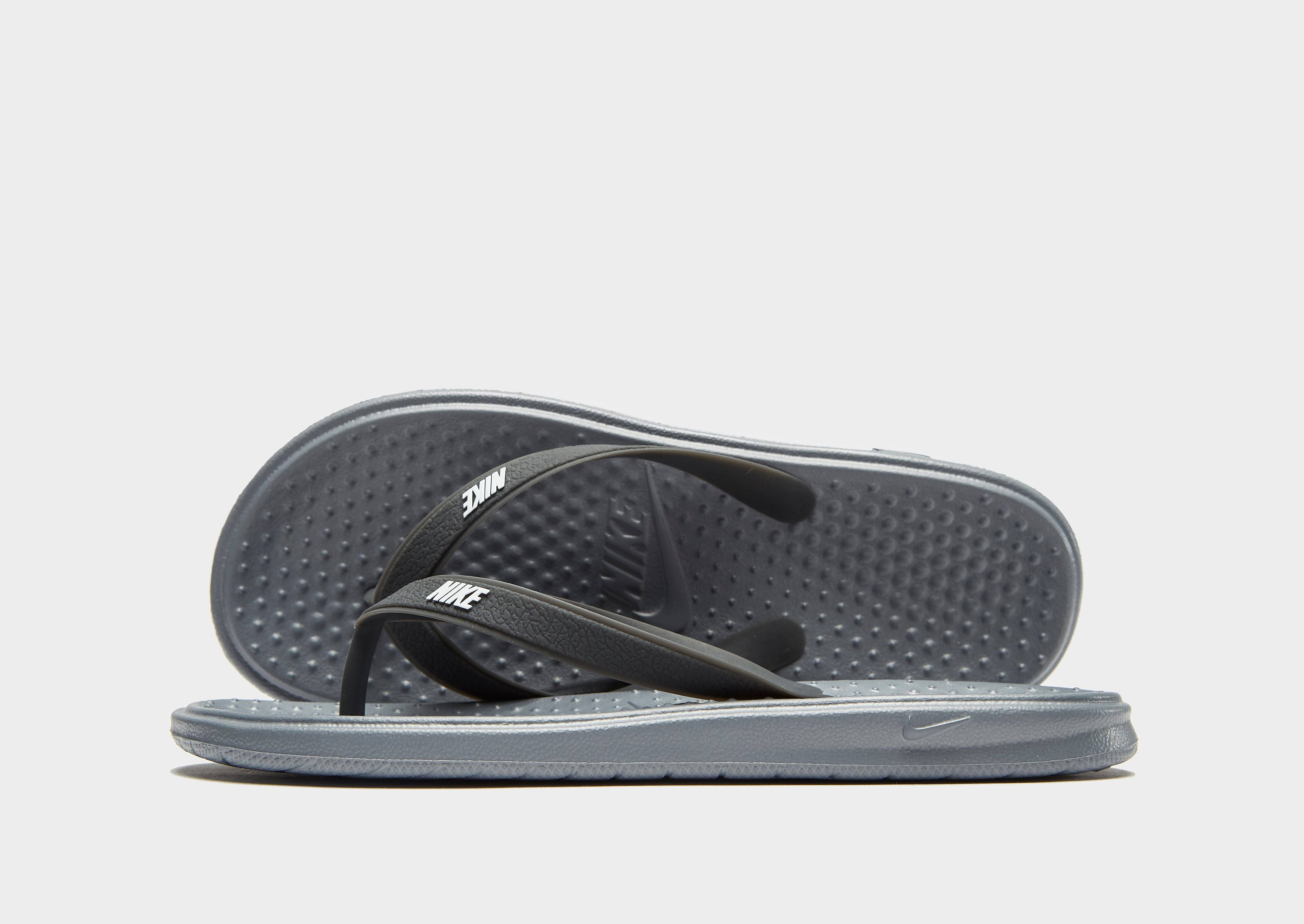 jd sports nike flip flops